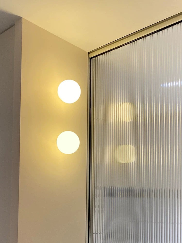 LED Kugelleuchte für die Wand mit warmweißem Licht