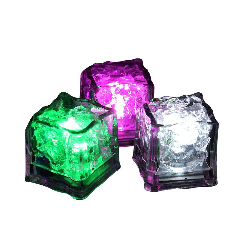 Leuchtende LED-Eiswürfel