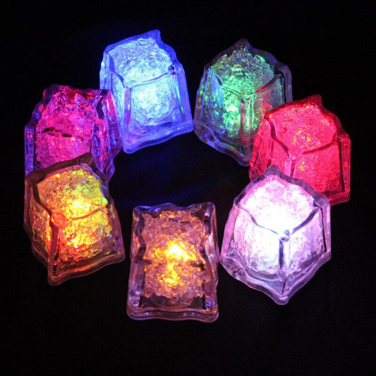 Leuchtende LED-Eiswürfel