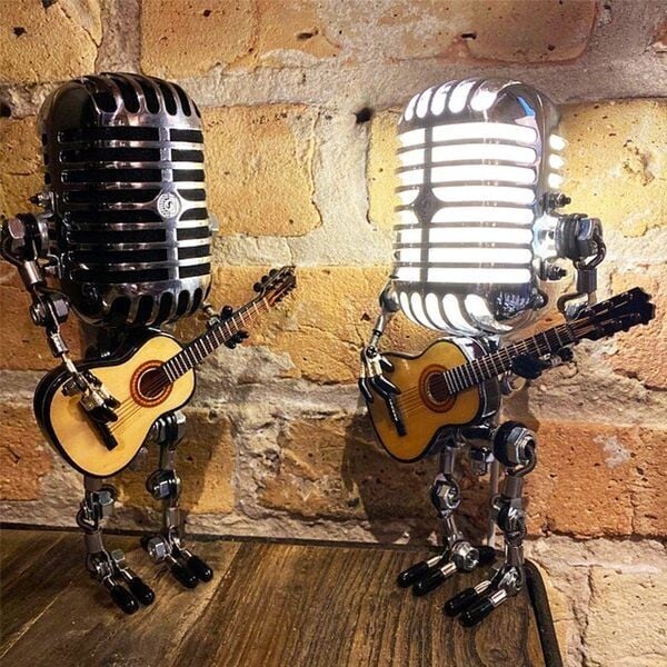 Vintage Mikrofon-Tischlampe mit Gitarre – Retro Musikerlampe